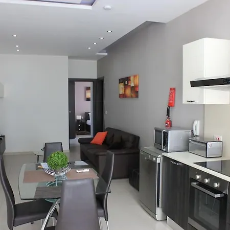 Apartament Sunny 2 Bedroom, 2 Bathrooms, Seaside Apt.