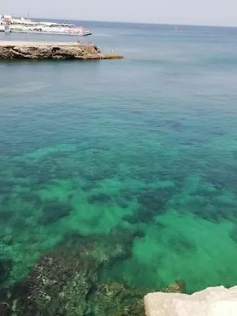 Sunny 2 Bedroom, 2 Bathrooms, Seaside Apt. * Sliema