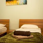 Sunny 2 Bedroom, 2 Bathrooms, Seaside Apt.