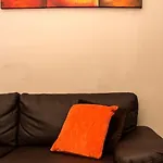 Sunny 2 Bedroom, 2 Bathrooms, Seaside Apt.