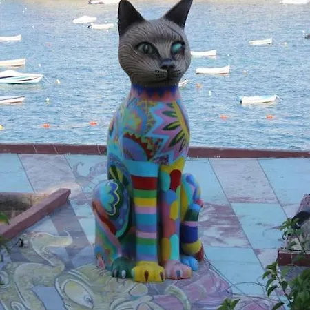 Sunny 2 Bedroom, 2 Bathrooms, Seaside Apt. Lägenhet Sliema