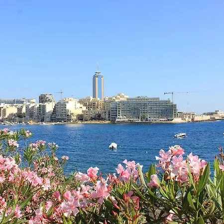 شقة Sunny 2 Bedroom, 2 Bathrooms, Seaside Apt.