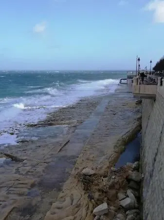 شقة Sunny 2 Bedroom, 2 Bathrooms, Seaside Apt.