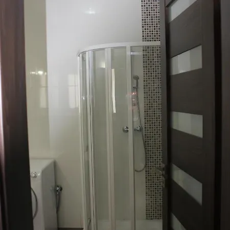 Sunny 2 Bedroom, 2 Bathrooms, Seaside Apt.