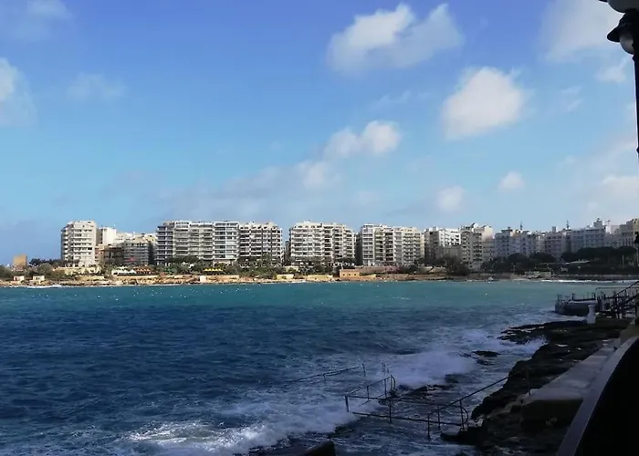 アパート Sunny 2 Bedroom, 2 Bathrooms, Seaside Apt. *