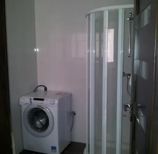 Sunny 2 Bedroom, 2 Bathrooms, Seaside Apt. スリーマ